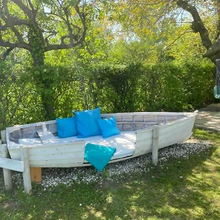 Vízparti Nyaraló- Beachfront Haven Nyaraló *